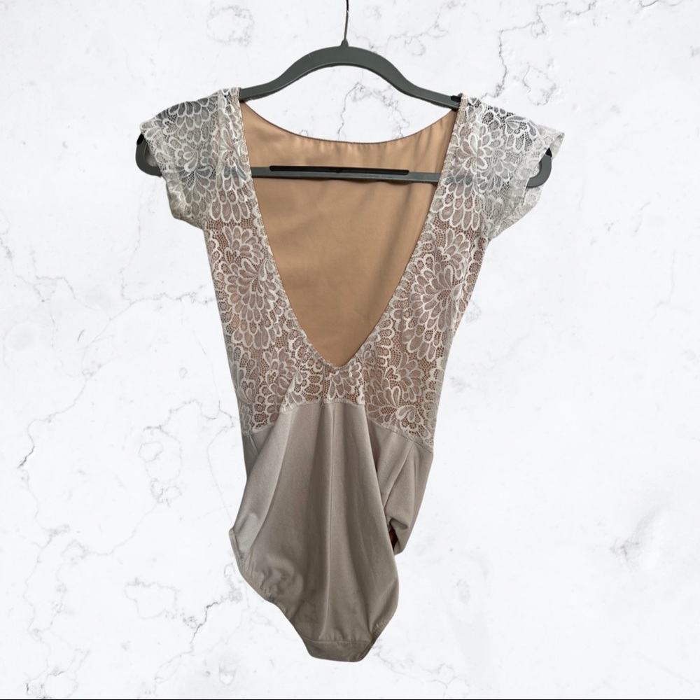 Eleve “Allison” White Fan Lace Leotard Size M